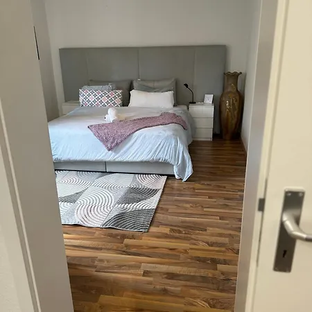 Dortmunder Erdgeschoss-luxusloft Mit Grossen Balkon, Netflix Und 250 Mbytes Highspeed Wifi Lägenhet