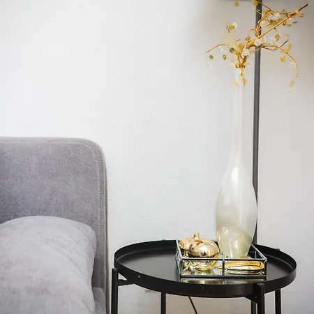 Dortmunder Erdgeschoss-luxusloft Mit Grossen Balkon, Netflix Und 250 Mbytes Highspeed Wifi Wilhelmshohe