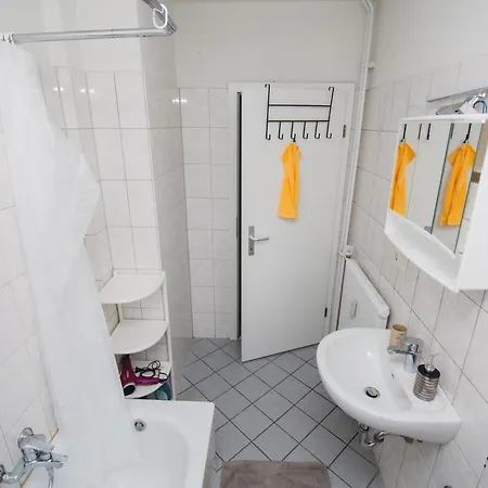 Dortmunder Erdgeschoss-luxusloft Mit Grossen Balkon, Netflix Und 250 Mbytes Highspeed Wifi Апартаменты *