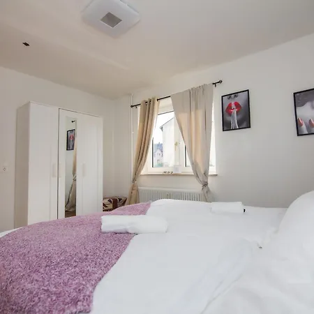 Lägenhet Dortmunder Erdgeschoss-luxusloft Mit Grossen Balkon, Netflix Und 250 Mbytes Highspeed Wifi Wilhelmshohe
