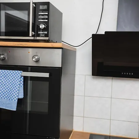 Dortmunder Erdgeschoss-luxusloft Mit Grossen Balkon, Netflix Und 250 Mbytes Highspeed Wifi Wilhelmshohe