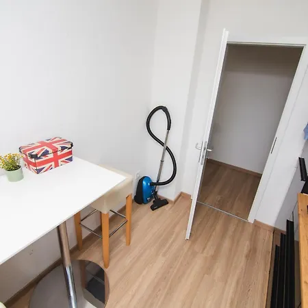 Dortmunder Erdgeschoss-luxusloft Mit Grossen Balkon, Netflix Und 250 Mbytes Highspeed Wifi *