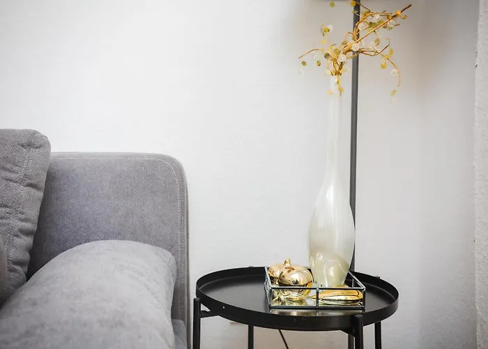 Dortmunder Erdgeschoss-luxusloft Mit Grossen Balkon, Netflix Und 250 Mbytes Highspeed Wifi Wilhelmshohe